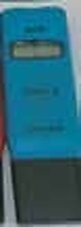 পাঠ ১.১০: ডিজিটাল পিএইচ (pH) মিটার ও টিডিএস/ইসি (EC) মিটার ব্যবহারের নিয়ম — গাছের খাবারের সঠিক মাপকাঠি 3 বারি গাজীপুরে হ্যান্ডহেল্ড ডিজিটাল ইসি মিটারের সাহায্যে পুষ্টি দ্রবণের ঘনত্ব পরিমাপ